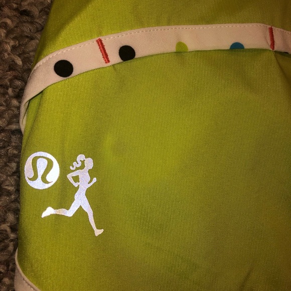 Lululemon size 6 lime Seawheeze speed shorts - Picture 6 of 6